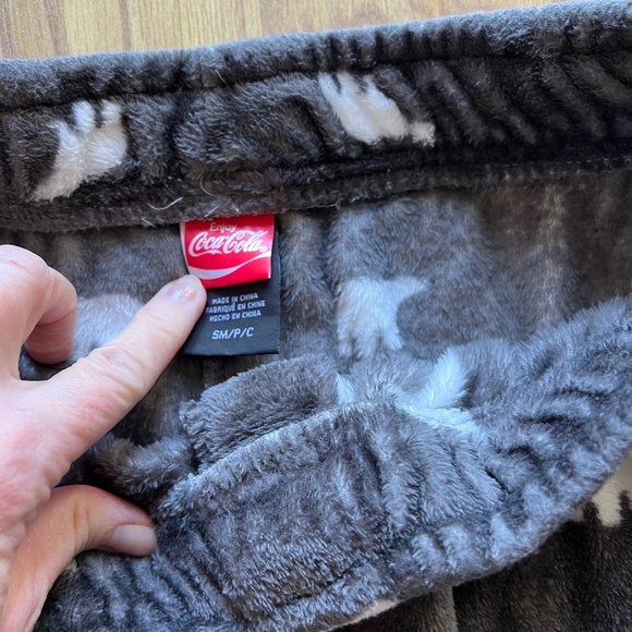 Coca Cola Polar Bear Unisex Fleece Pants - Picture 4 of 13